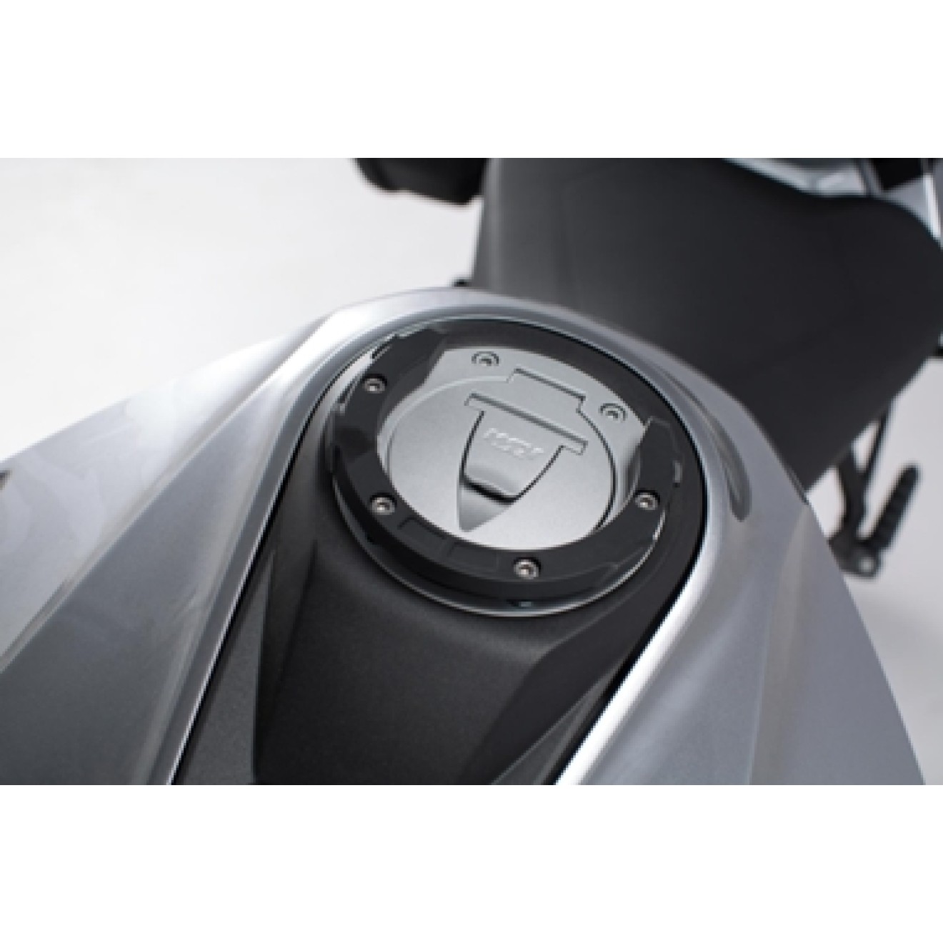 ION Tankring BMW/Ducati/KTM schwarz Nicht für Keyless Ride 